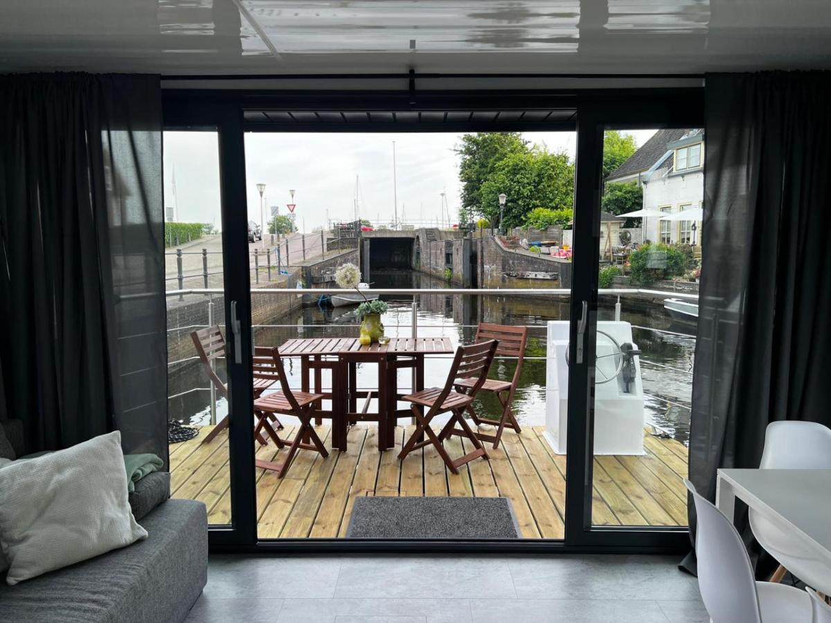 New Houseboat 2 Bedrooms Zwartsluis Bagian luar foto